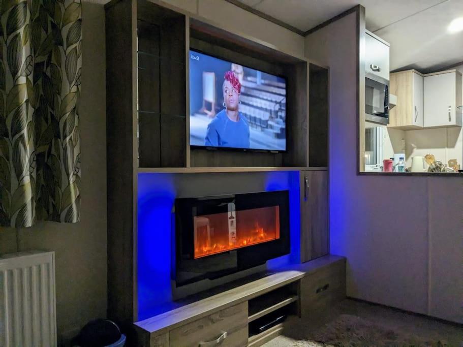 Beautiful Pet Friendly Southerness Caravan With Sea View & Decking Area Mainsriddle Экстерьер фото