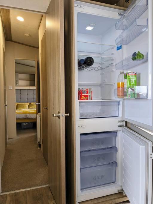 Beautiful Pet Friendly Southerness Caravan With Sea View & Decking Area Mainsriddle Экстерьер фото