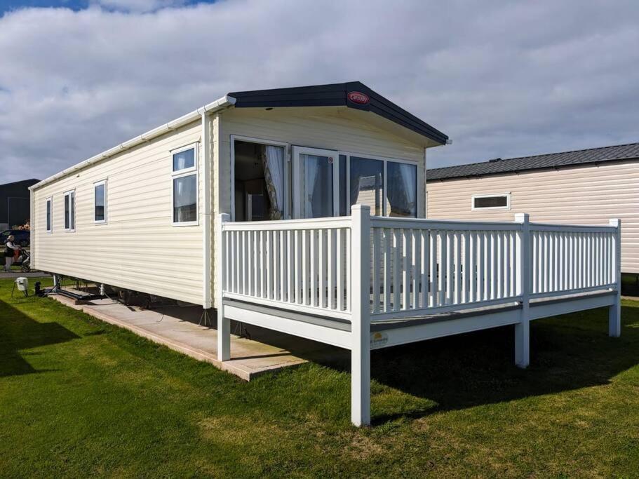 Beautiful Pet Friendly Southerness Caravan With Sea View & Decking Area Mainsriddle Экстерьер фото