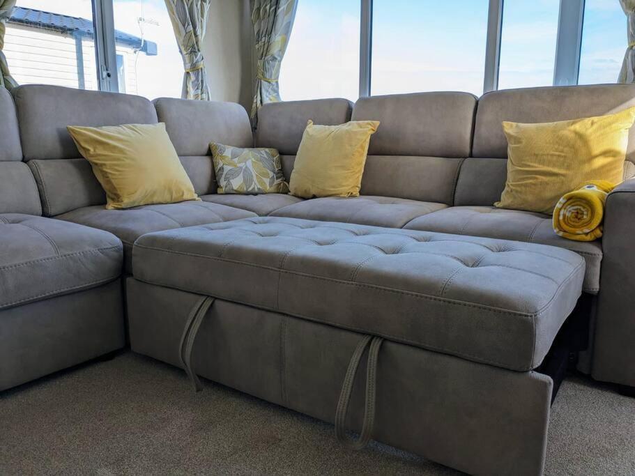 Beautiful Pet Friendly Southerness Caravan With Sea View & Decking Area Mainsriddle Экстерьер фото