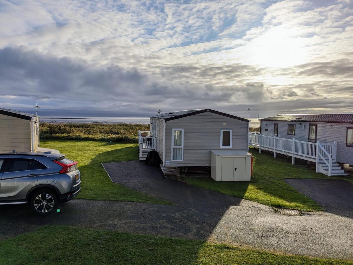 Beautiful Pet Friendly Southerness Caravan With Sea View & Decking Area Mainsriddle Экстерьер фото